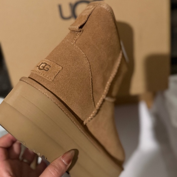 New🤎UGG® Classic Mini Platform Boot (Women) - Picture 7 of 8